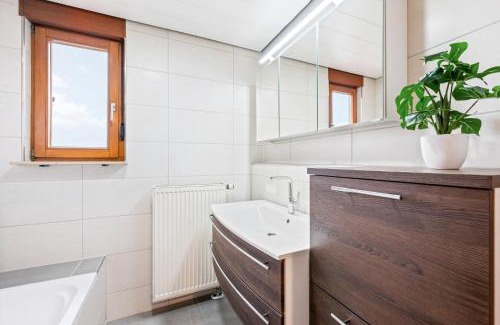 Illingen Apartment | Ferienwohnung "Ruhe und Weitblick" Perfekte Anbindung
