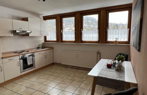 Bad Laasphe Apartment | Ferienwohnung Schneider mit Balkon