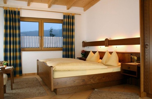 Neumagen-Dhron Bed & Breakfast | Ferienwohnung Veilchen für 2 Pers. und 2 Schlafzim - Landhaus Mosel/Haus Berghof