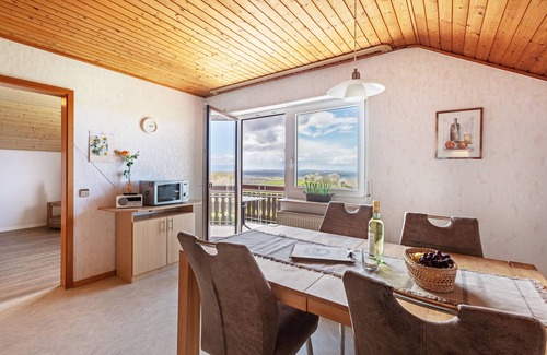 Bad Bellingen Apartment | Ferienwohnung vogesenblick , 59qm, 1 schlafzimmer, max. 2 personen
