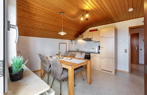 Bad Bellingen Apartment | Ferienwohnung vogesenblick , 59qm, 1 schlafzimmer, max. 2 personen