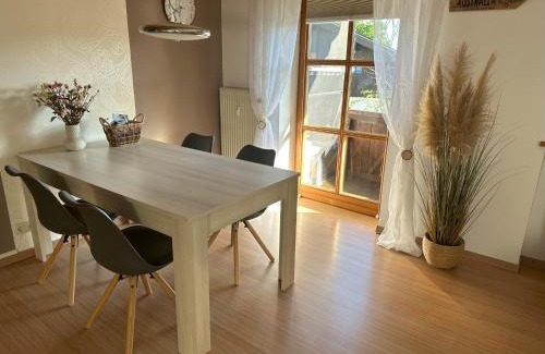 Hauzenberg Apartment | Ferienwohnung WaldGlück mit Pool & Sauna
