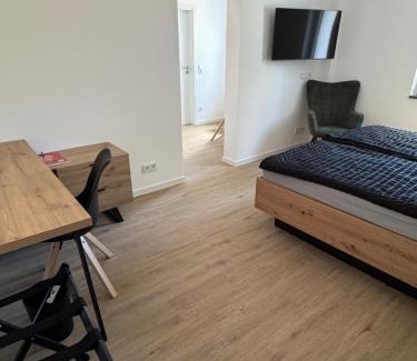Momlingen Apartment | Ferienwohnung Wasser - Bude