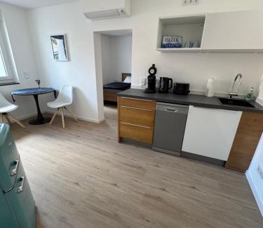 Momlingen Apartment | Ferienwohnung Wasser - Bude