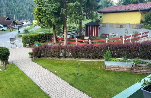 Stall Apartment | Ferienwohnung Wasserfall mit 2 Schlafzimmer und 2 Badezimmer im Erdgeschoss