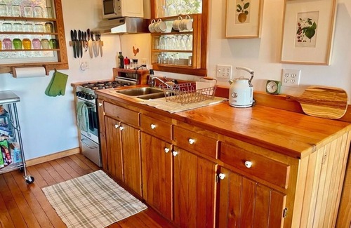 Monterey House | Fern Cottage: Secluded Mountain Retreat with Stunning 30-Mile Valley Views
