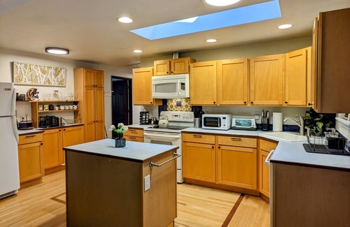 Eugene House | Fern Forest Hideaway on Beautiful 10 Acres