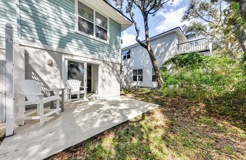 Fernandina Beach Apartment | Fernandina Beach Paradise: Steps to Shore!