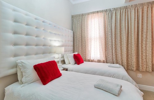 Port Elizabeth Central House | Fernando's self catering cottages