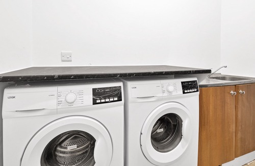 Sudbury Apartment | Fernbank Rooms Sudbury Hill, Harrow Self-Contained Studios with En-Suite- Apt 02