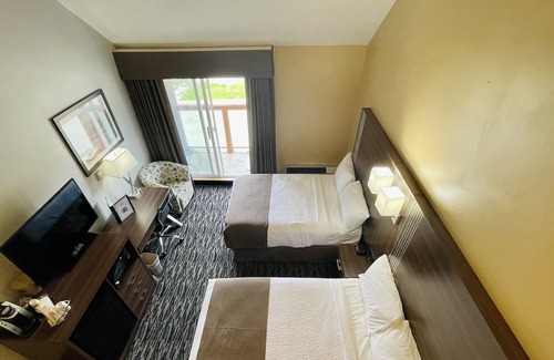 East Kootenay House | Fernie Stanford Hotel & Resort - Family Suite