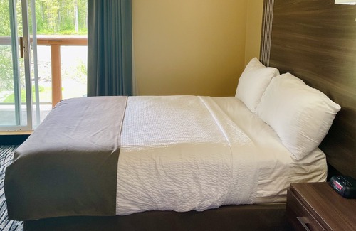 East Kootenay House | Fernie Stanford Hotel & Resort - Family Suite