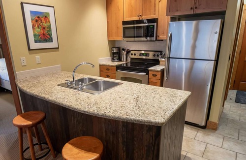 East Kootenay Condo | Fernie - Timberline Lodges Juniper #612