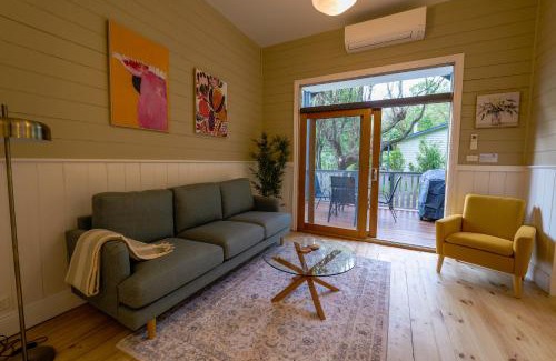 Warburton House | Ferntree Digs Cottage
