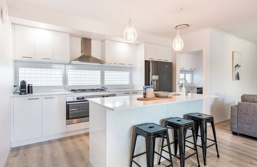 Geographe House | Fernweh A Generous Hamptons Style Beachside Escape