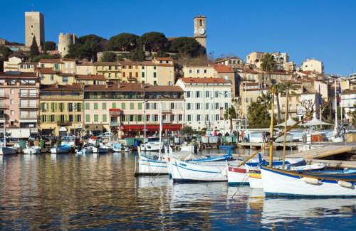 Cannes Old Town Boat Rental | Ferretti 36 ' Bateau à Quai Vieux-Port Cannes Festival La Croisette