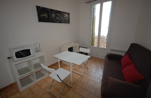 Martigues Apartment | Ferriere cozy studio area with canal view - Easy parking and shops