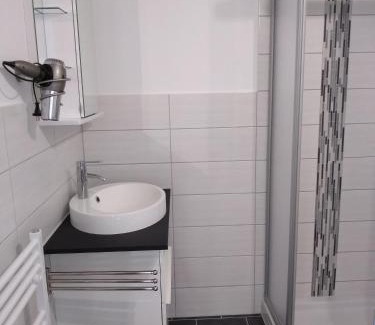 Dahme Apartment | Fewo 3, Box-Bett, Terrasse Extra Zimmer m 1 Bett