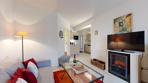 Binz Apartment | FeWo direkt am Strand mit Südbalkon, Villa Freia 13, Binz