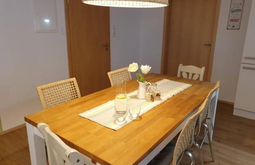 Bleiwasche Apartment | FeWo Frühling in der Villa Waldrand mit großem Garten