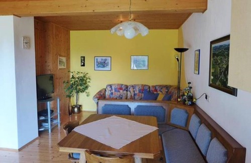 Moosburg Apartment | Fewo Krainer in a charming landscape