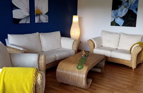 Hehlen Apartment | FEWO Summertime directly on the Weser in the beautiful Weserbergland