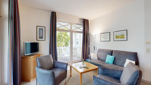 Binz Apartment | FeWos direkt am Strand, mit Südbalkon oder mit Balkon mit Meerblick, Villa Strandburg, Binz