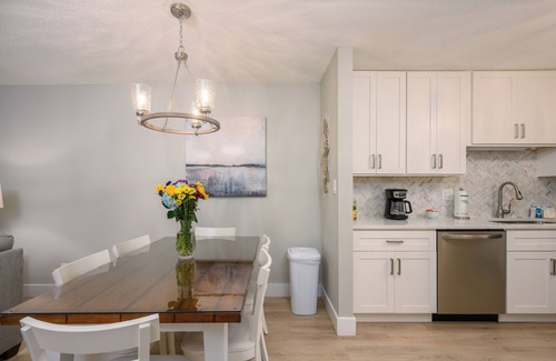 Folly Field Condo | Fiddler's Cove 20I - Coastal Top Floor Villa