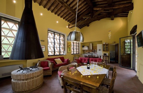Radicondoli Villa | Fienile Colletalli in Radicondoli , Toscana