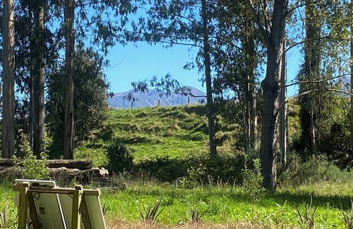 Arundel House | Fiery Peak Glampsite with Stargazing & Hot tub