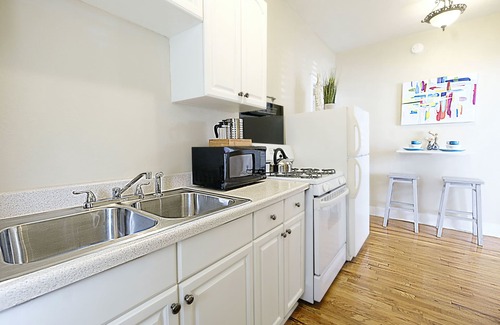 Lower Greenville Apartment | FIFA Ready Arboretum Tickets Available, The Artist's Corner