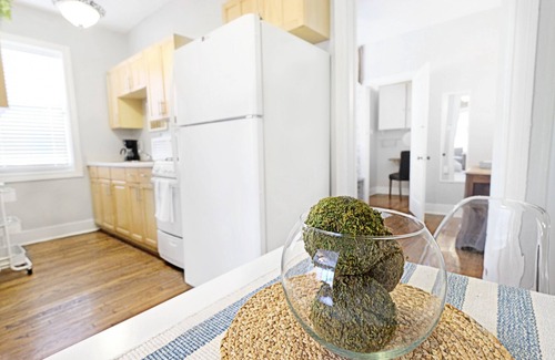 Lower Greenville Apartment | FIFA Ready The Dallas Native Arboretum Tickets Included