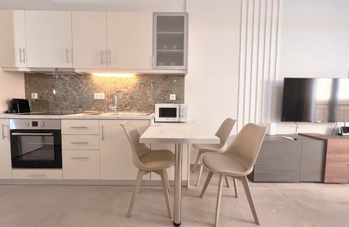 Kerameikos Apartment | Fifth Sense in Athens by ΜΡS