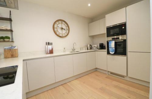 Harlyn Apartment | Fifty Steps from the beach!