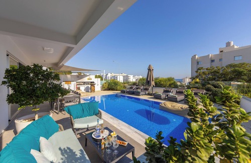 Protaras Villa | Fig Tree Bay Residences 6,Central Protaras, Heated Pool ,Elevator,Jacuzzi,Sauna
