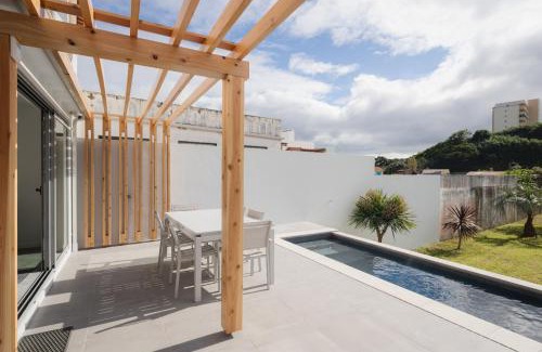 Ponta Delgada House | Figueiras House Pópulo Beach