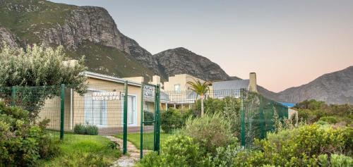 Betty's Bay Cabin | Fijnbos Manor