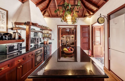 El Paso Villa | Finca Esperanza - Luxury finca with private pool, whirlpool, sauna and own bodega