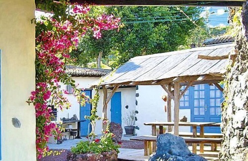 El Tanque House | Finca in El Tanque with a patio