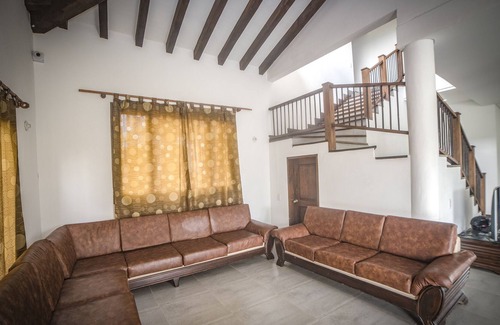 Guatape Villa | Finca on Lake Guatape with Infinity Pool & Jacuzzi