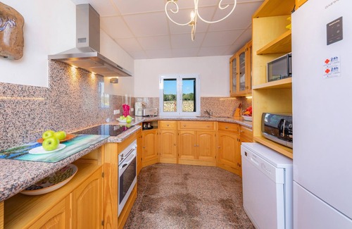 Manacor Villa | Finca Sa Montanyeta with Mountain View, Pool & Wi-Fi