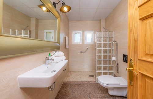 Manacor Villa | Finca Sa Montanyeta with Mountain View, Pool & Wi-Fi