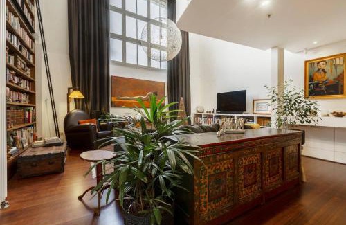 Collingwood Apartment | Find Luxury in an Old-Charm Converted Warehouse