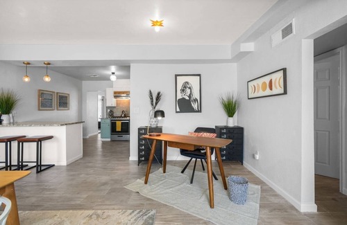 El Paso House | Find your groove here in this stylish, artistic home