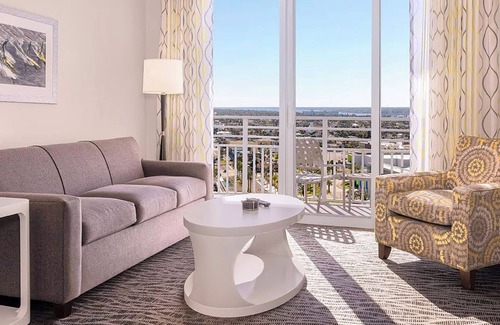 Brush - Stewarts Resort | 𝐅𝐢𝐧𝐝𝐢𝐧𝐠 𝐌𝐞𝐢𝐥𝐢-Beachfront Fun @Ocean Walk Resort+Amenities. 2BR Suite