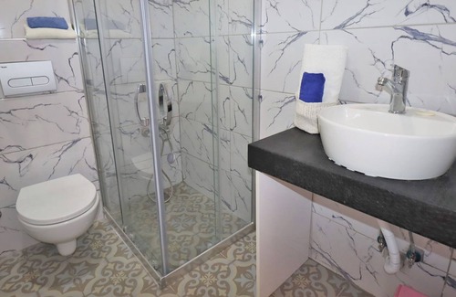 Kusadasi Apartment | Fine apartment in the center of Kusadasi. 2 minutes walk to the beach. pure nostalgia