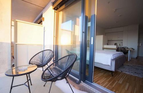 Favoriten Apartment | Fine Studio with Terrace - 15 Min to Center