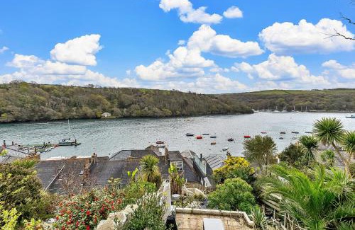 Fowey House | Finest Retreats - Garden Cottage in Fowey