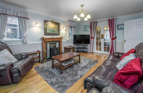 Llangollen House | Finest Retreats - The Beeches