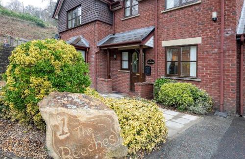 Llangollen House | Finest Retreats - The Beeches